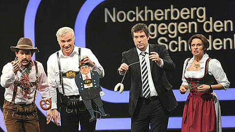 Sie ködern Koalitionspartner &ndash; und fischen nach Komplimenten (v. l.): KT zu Guttenberg (Stefan Murr), Horst Seehofer (Wolfgang Krebs) und Markus Söder (Stephan Zinner).