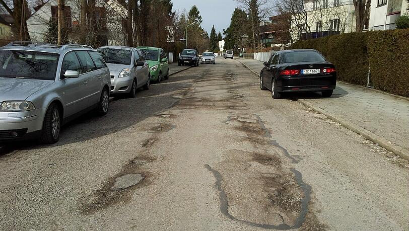 So sah die Söltlstraße vor der Sanierung aus. So sah die Söltlstraße vor der Sanierung aus.
