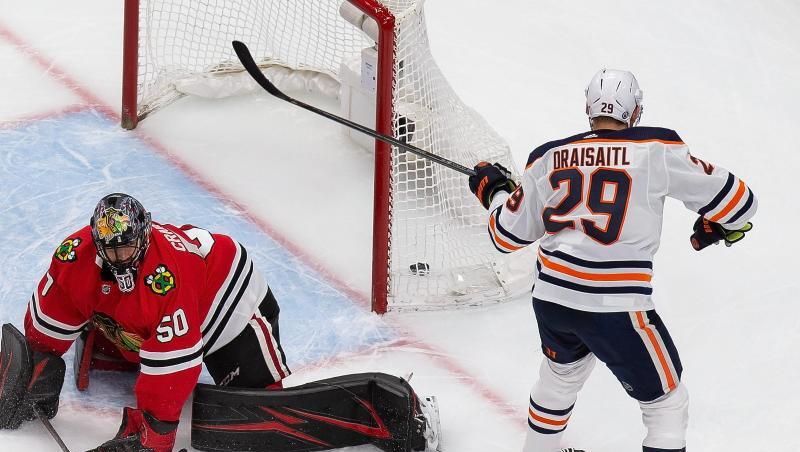 Auch zwei Treffer von Leon Draisaitl konnten die Oilers-PLeite gegen Chicago nicht verhindern. Auch zwei Treffer von Leon Draisaitl konnten die Oilers-PLeite gegen Chicago nicht verhindern.