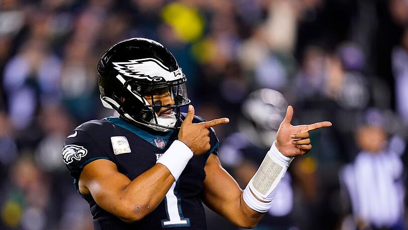 Philadelphia Eagles-Quarterback Jalen Hurts jubelt.