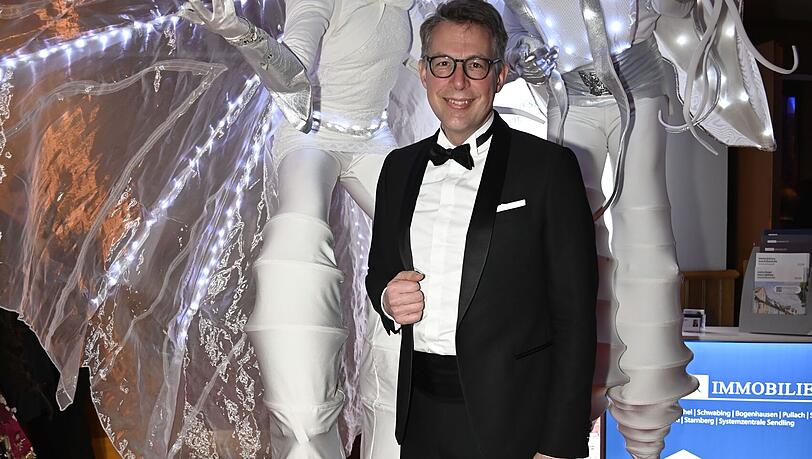 Markus Blume war zu Gast beim "Schwarz-Weiß-Ball" der CSU Markus Blume war zu Gast beim "Schwarz-Weiß-Ball" der CSU