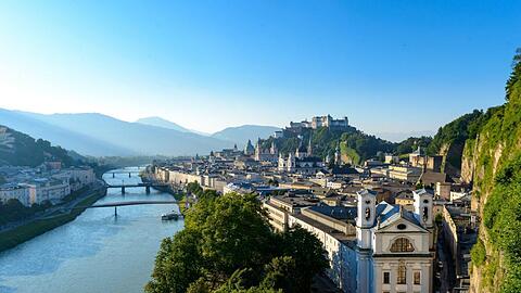 Zu jeder Jahreszeit sch&ouml;n: die Silhouette der Mozartstadt Salzburg an der Salzach.