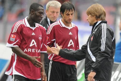 Sorry, Trainer, es geht nicht: Isaac Boakye (links) musste sich bei Michael Oenning wegen Adduktorenproblemen abmelden.