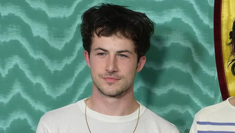 Dylan Minnette hat seine Schauspiel-Karriere im Moment auf Eis gelegt und konzentriert sich auf seine Musik-Laufbahn. Dylan Minnette hat seine Schauspiel-Karriere im Moment auf Eis gelegt und konzentriert sich auf seine Musik-Laufbahn.