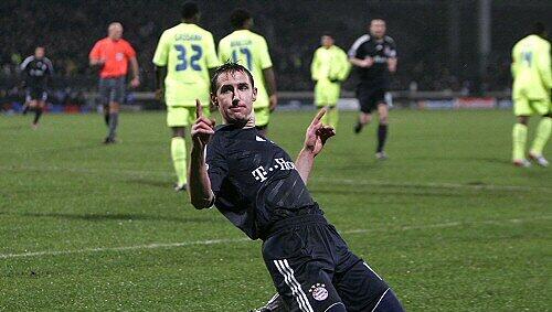 Jubeln kann er auch alleine: Miroslav Klose. Jubeln kann er auch alleine: Miroslav Klose.