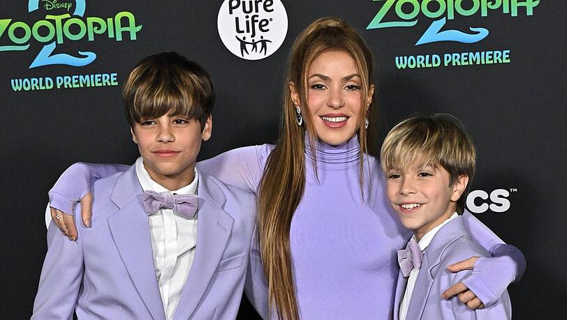 Shakira mit ihren Söhnen Milan und Sasha im letzten November. Shakira mit ihren Söhnen Milan und Sasha im letzten November.