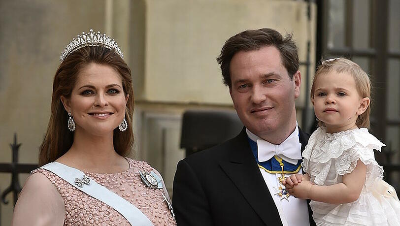 Madeleine mit Babybauch, Chris O'Neill und Töchterchen Leonore am Samstag bei der royalen Hochzeit Madeleine mit Babybauch, Chris O'Neill und Töchterchen Leonore am Samstag bei der royalen Hochzeit