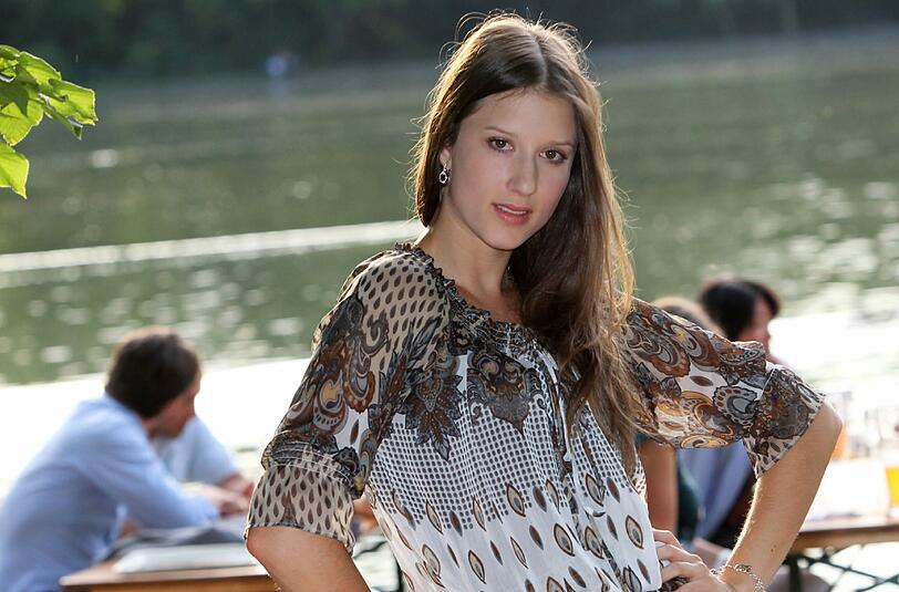 Nadia Ciochelli: Sie ist unter den Top 30 der zahlreichen Bewerberinnen. Wird Nadia die "Schöne Münchnerin 2011"?