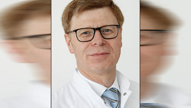 Der 55-Jährige ist Direktor der Klinik und Poliklinik für Chirurgie im Klinikum rechts der Isar (TU). Er und sein Team operieren etwa 120 Patienten im Jahr an der Bauchspeicheldrüse. Der 55-Jährige ist Direktor der Klinik und Poliklinik für Chirurgie im Klinikum rechts der Isar (TU). Er und sein Team operieren etwa 120 Patienten im Jahr an der Bauchspeicheldrüse.