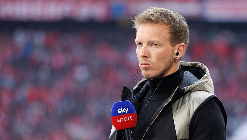 Trainer Julian Nagelsmann vom FC Bayern München gibt vor Spielbeginn ein Interview.