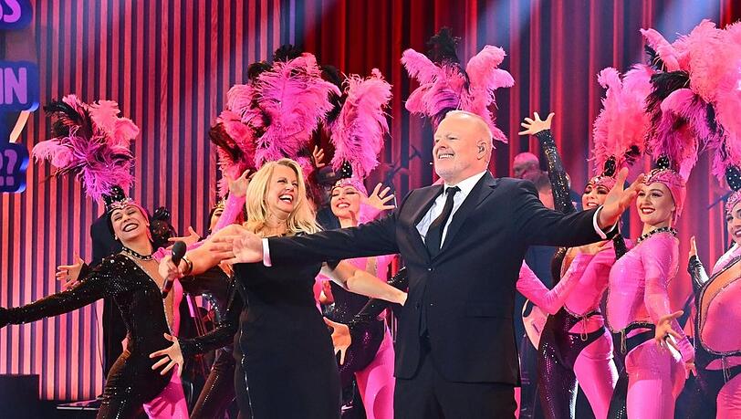 In "Wer weiß wie wann was war?" machen Barbara Schöneberger und Stefan Raab gemeinsame Sache. In "Wer weiß wie wann was war?" machen Barbara Schöneberger und Stefan Raab gemeinsame Sache.