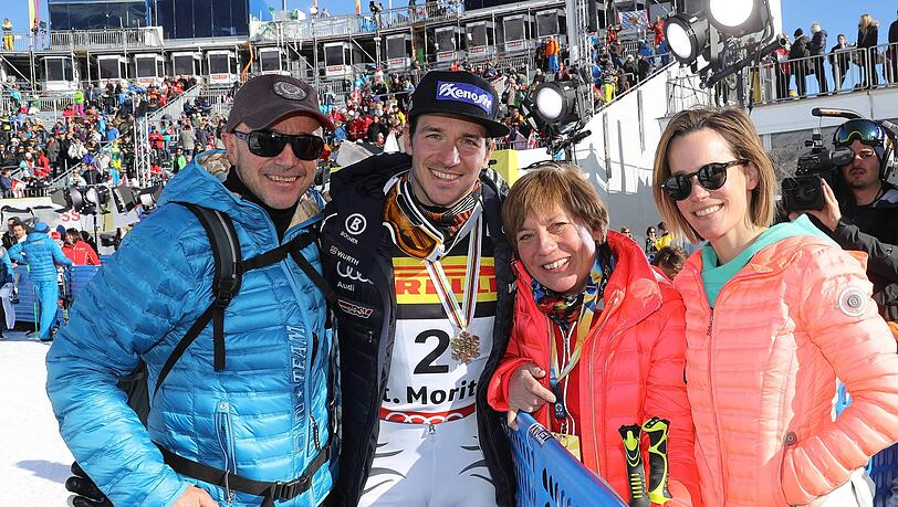 Ski-Weltmeisterschaft 2017 in St. Moritz: Felix Neureuther mit seinen Eltern Christian und Rosi Mittermaier sowie Schwester Ameli