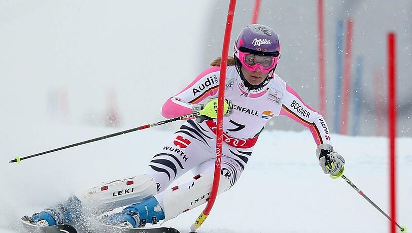 Bitter: Als Maria Höfl-Riesch kurz vor dem Ziel einfädelte, lag sie klar auf Medaillenkurs. Bitter: Als Maria Höfl-Riesch kurz vor dem Ziel einfädelte, lag sie klar auf Medaillenkurs.