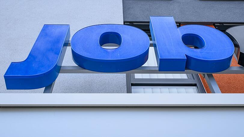 Gut jede und jeder siebte junge Erwerbst&auml;tige ist f&uuml;r die ausge&uuml;bte T&auml;tigkeit &uuml;berqualifiziert. (Symbolbild)