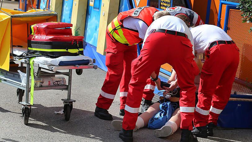 Die Sanitäter des Bayerischen Roten Kreuzes im Einsatz auf dem Oktoberfest (Archivbild).