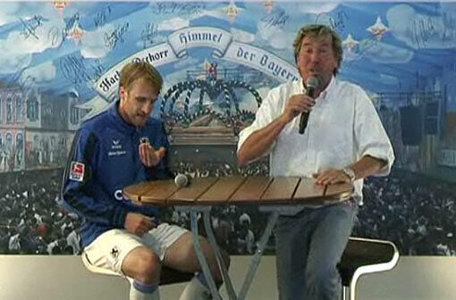 Daniel Biuerofka (l.) stellt sich den Fragen von Stefan Schneider.