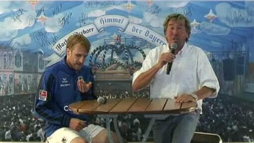 Daniel Biuerofka (l.) stellt sich den Fragen von Stefan Schneider. Daniel Biuerofka (l.) stellt sich den Fragen von Stefan Schneider.