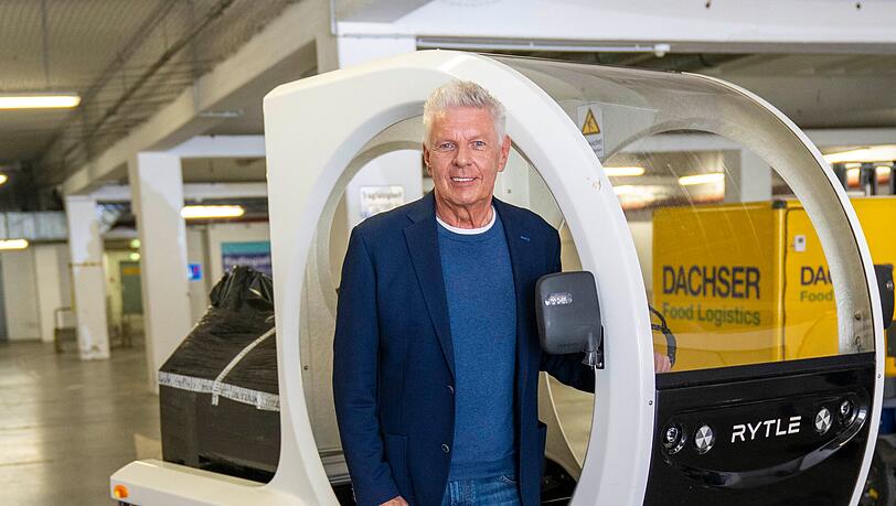 Ein besonders großer Radl-Enthusiast ist OB Dieter Reiter nicht, das gibt er selbst zu. Doch von dieser Idee ist er begeistert: Wenn die Pakete bald nicht mehr mit dem Transporter, sondern mit dem Lastenradl kommen.