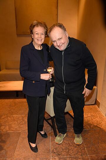 Gut gelaunt: Vinzenz-Murr-Chefin Evi Brandl mit AZ-Verleger Prof. Dr. Martin Balle. Gut gelaunt: Vinzenz-Murr-Chefin Evi Brandl mit AZ-Verleger Prof. Dr. Martin Balle.