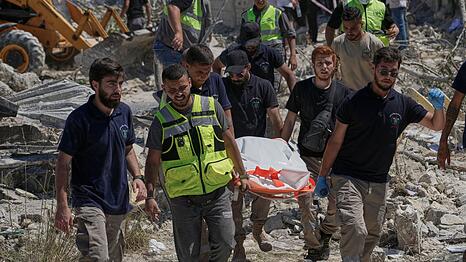 Die K&auml;mpfe zwischen israelischem Milit&auml;r und Hisbollah gehen trotz j&uuml;ngster Waffenruhe weiter.