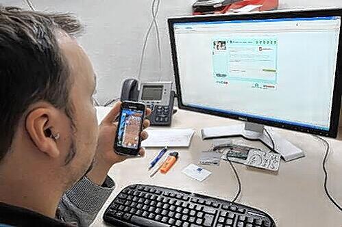 Registrieren mit der Handynummer muss man sich am PC.