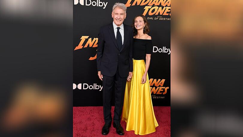 Einen Tag vor ihrem 13. Ehe-Jubiläum besuchten Harrison Ford und Calista Flockhart zusammen seine Filmpremiere.