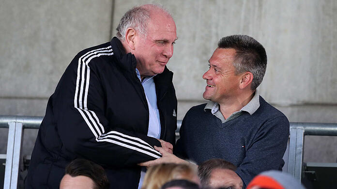 Haching-Präsident Manfred Schwabl (re.) hat einen guten Draht zu FC-Bayern-Patron Uli Hoeneß.
