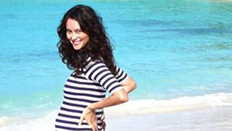 Die werdende Mutter Emma Heming-Willis präsentiert im Urlaub stolz ihren Babybauch Die werdende Mutter Emma Heming-Willis präsentiert im Urlaub stolz ihren Babybauch