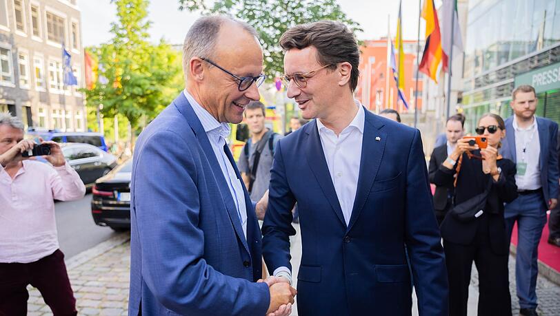 Wer ist der bessere Kanzlerkandidat? Friedrich Merz (li.) oder Hendrik Wüst? Wer ist der bessere Kanzlerkandidat? Friedrich Merz (li.) oder Hendrik Wüst?