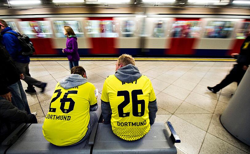 Warten auf den neuen "Klassiker": Bayern gegen Dortmund. Ein Spiel das ganz London elektrisiert. Die Bilder vor dem großen Finale.