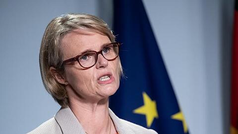 Anja Karliczek plädiert für eine Maskenpflicht an Schulen.