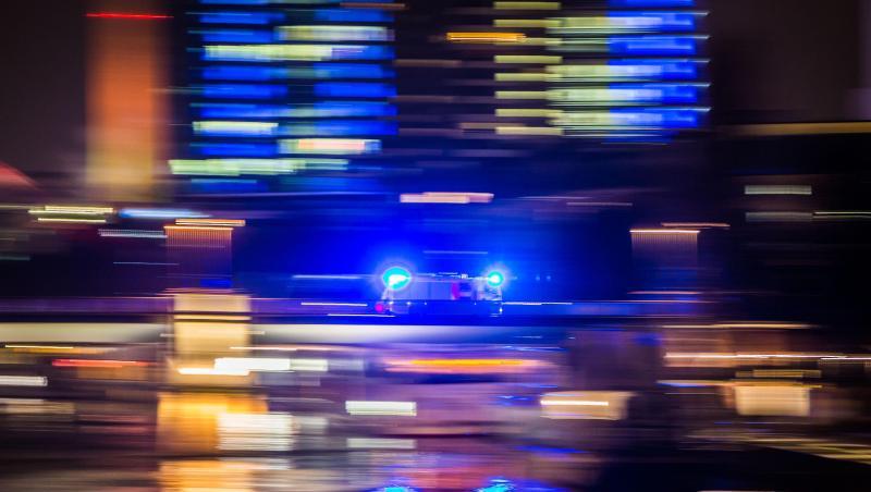 Ein Feuerwehrwagen in Eile. Foto: Frank Rumpenhorst/dpa/Symbolbild Ein Feuerwehrwagen in Eile. Foto: Frank Rumpenhorst/dpa/Symbolbild