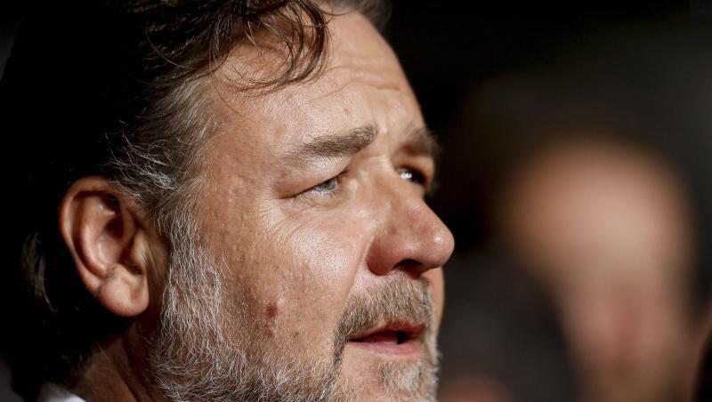 In angetrunkenem Zustand hat Russell Crowe von Leonardo DiCaprio einen Dino-Kopf gekauft.