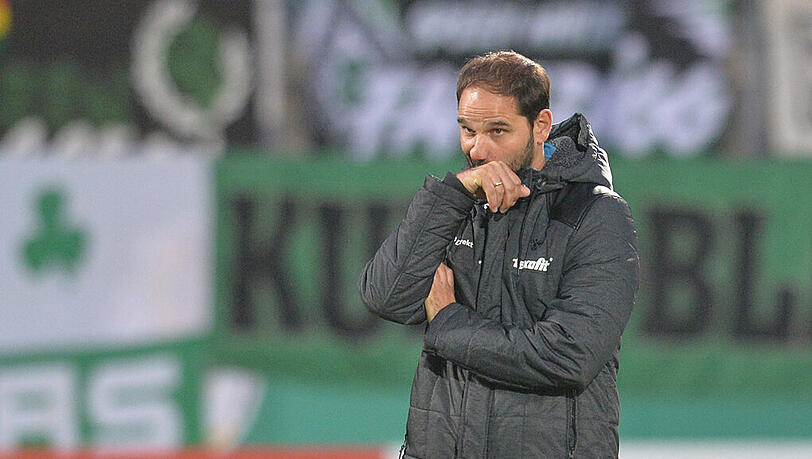 Greuther Fürth und Trainer Stefan Ruthenbeck gehen getrennte Wege. Greuther Fürth und Trainer Stefan Ruthenbeck gehen getrennte Wege.