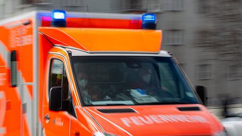 Von Lastwagen erfasst: Für die 71-jährige Frau kam jede Hilfe zu spät. (Symbolbild)