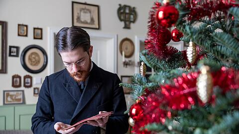 Lederhandschuhe waren um 1900 ein beliebtes Weihnachtsgeschenk - man trug sie damals keineswegs nur im Winter.