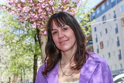 AZ-Interview mit Judith Niemeyer. Sie ist Producer und Green Consultant und arbeitet seit 1999 in der Film- und Fernsehbranche in Bereichen wie Produktion, Verleih, Weltvertrieb und PR. Aktuell ist sie unter anderem beim BR als Green Consultant tätig. Sie ist im Vorstand vom Bundesverband der Green Consultants Film & TV und ist Dozentin für Green Producing und Green Storytelling.