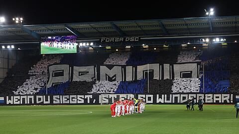 Große Euphorie: Die Bielefelder Fans können sich auf mindestens einen weiteren Pokalabend freuen.