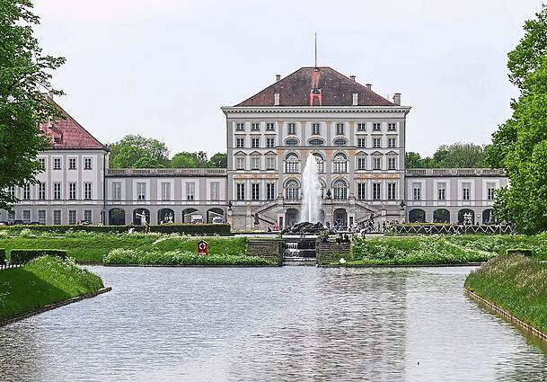 Das Schloss Nymphenburg ist für Münchner und Touristen ein beliebtes Ausflugsziel. Das Schloss Nymphenburg ist für Münchner und Touristen ein beliebtes Ausflugsziel.