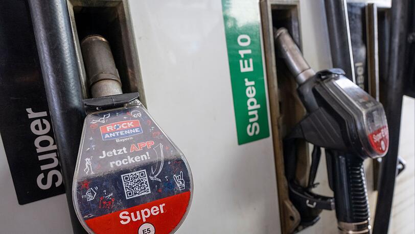 In Bayern tankt es sich zurzeit besonders teuer. (Archivbild)