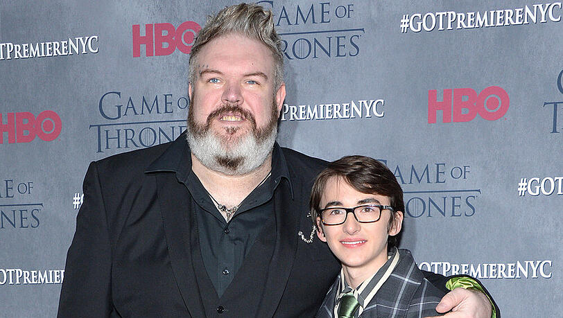 Kristian Nairn (l.) und Isaac Hempstead Wright (r.) müssen angeblich in der fünften "GoT"-Staffel pausieren Kristian Nairn (l.) und Isaac Hempstead Wright (r.) müssen angeblich in der fünften "GoT"-Staffel pausieren