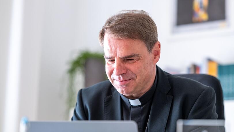 Bischof Stefan Oster will die Studie nun in Ruhe lesen. (Archivfoto)