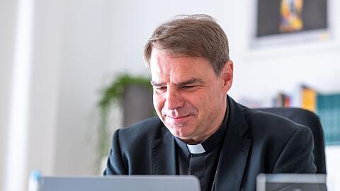 Bischof Stefan Oster will die Studie nun in Ruhe lesen. (Archivfoto)