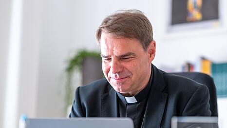 Bischof Stefan Oster will die Studie nun in Ruhe lesen. (Archivfoto)