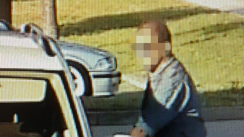 Nach einem Fahndungsaufruf der Polizei wurde der Tankpreller von seinen Freunden verpfiffen.