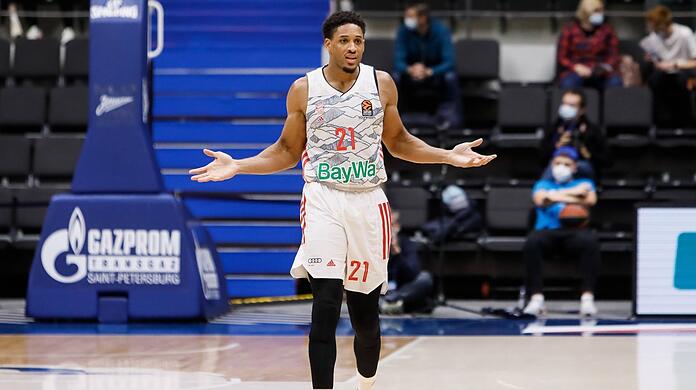 Frust in Russland: Bayerns Basketballer um Rubit nach der nächsten Euroleague Niederlage in St. Petersburg.