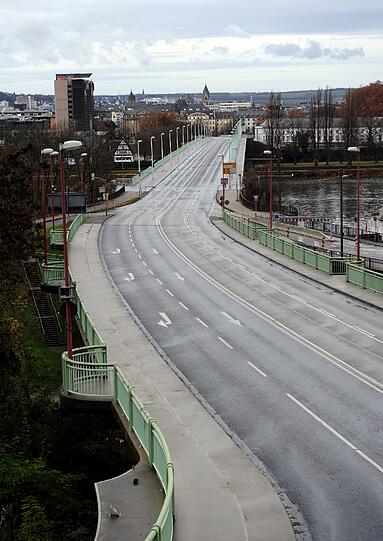 Deshalb waren die Straßen innerhalb eines Radius 1,8 Kilometer um die Bomben herum wie leergefegt.