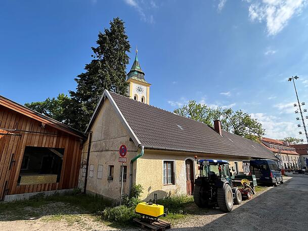 Die ehemalige Schmiede auf Gut Freiham zeigt den Wandel des Gutes über die Jahrhunderte.
