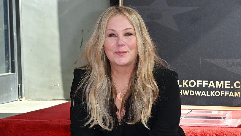 Christina Applegate hat Grund zur Freude: Der "Eine schrecklich nette Familie"-Star ist offenbar endlich wieder zuhause. Christina Applegate hat Grund zur Freude: Der "Eine schrecklich nette Familie"-Star ist offenbar endlich wieder zuhause.