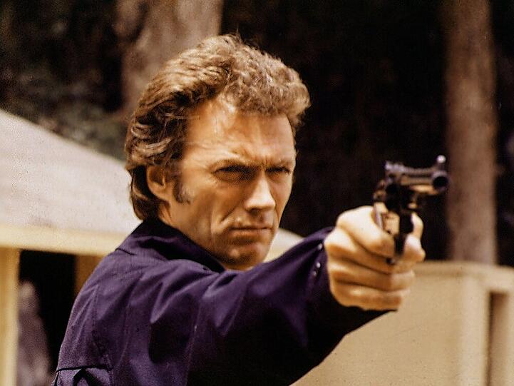 Riesen Knarre und keine Kompromisse: Mit "Dirty Harry" (1971) wurde Eastwood als härtester Cop der Filmgeschichte bekannt.